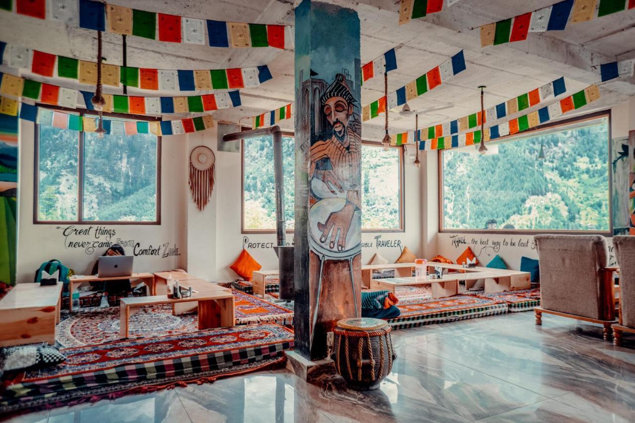 Cafe Monkbase- Food And Stay Manali  Bagian luar foto