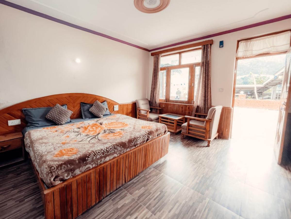 Cafe Monkbase- Food And Stay Manali  Bagian luar foto