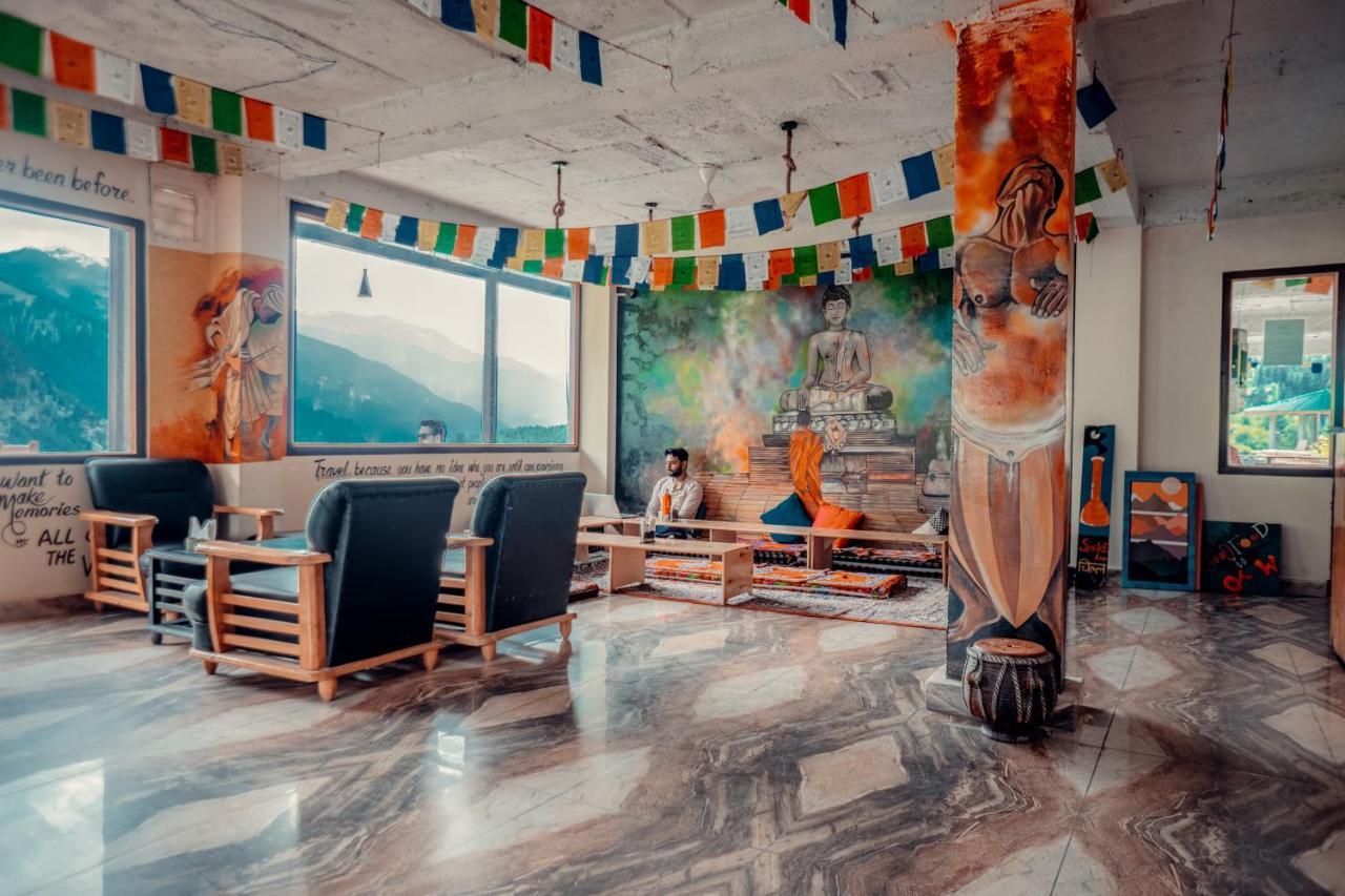 Cafe Monkbase- Food And Stay Manali  Bagian luar foto
