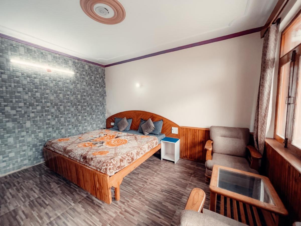 Cafe Monkbase- Food And Stay Manali  Bagian luar foto