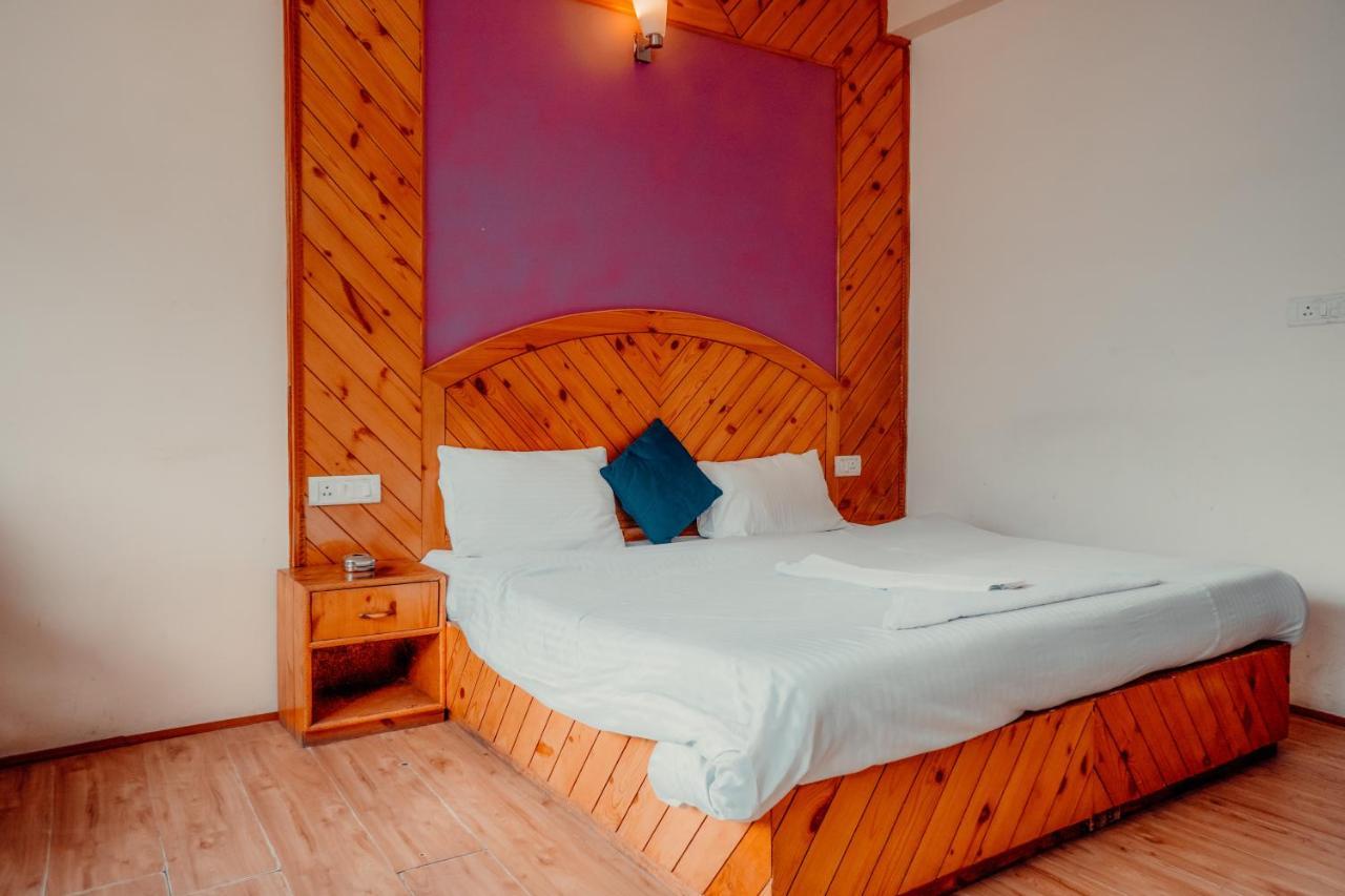 Cafe Monkbase- Food And Stay Manali  Bagian luar foto